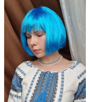 Блакитна перука каре